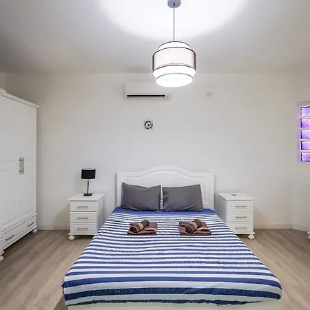 Apartamento Sea View Modern In Ferry 250 Sqm S4